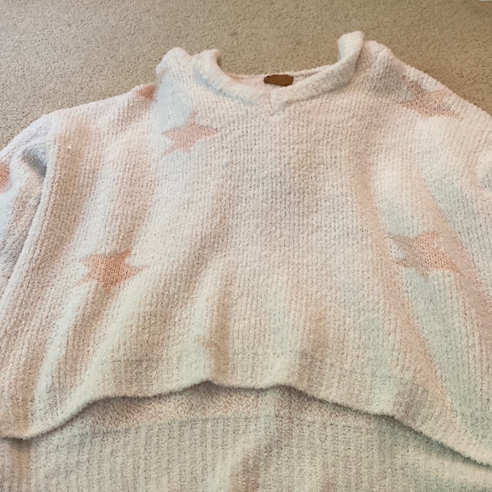 Pink and white star sweater with hood